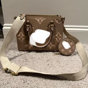 Elegant Tan Shoulder Handbag with coin holder